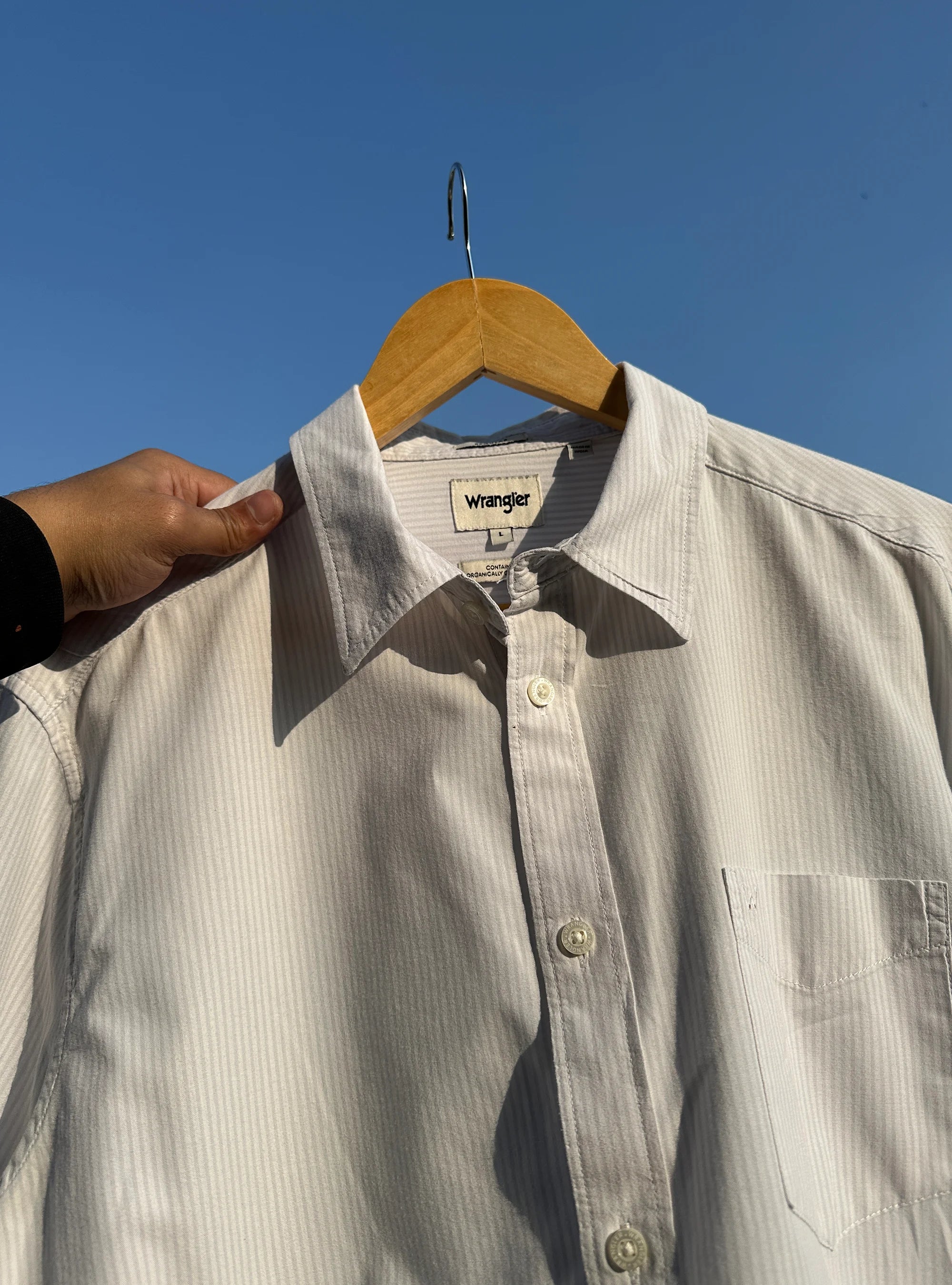 Mens White/Grey Striped Button Up Shirt by Wrangler — Medium